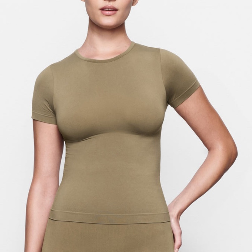 Skims Soft Smoothing T-Shirt | Army Green | Size Small